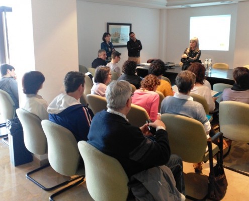 La presidenta del Consell Comarcal de la Ribera d'Ebre dóna la benvinguda als comerciants